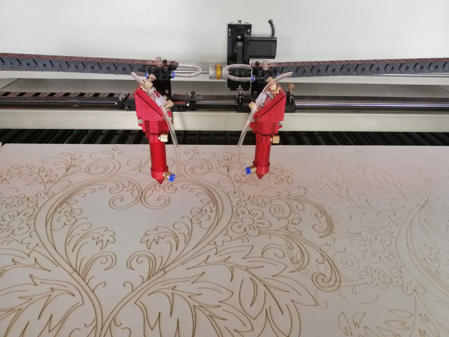 關(guān)于廣告工藝品亞克力材料用激光切割機雕刻的參數(shù)設(shè)置！