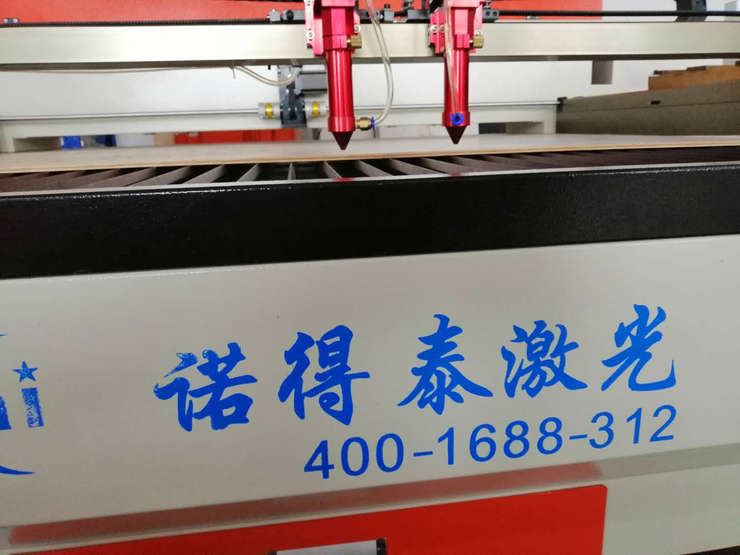 玻璃管二氧化碳激光切割機(jī)只出現(xiàn)一些微弱的光是什么原因？