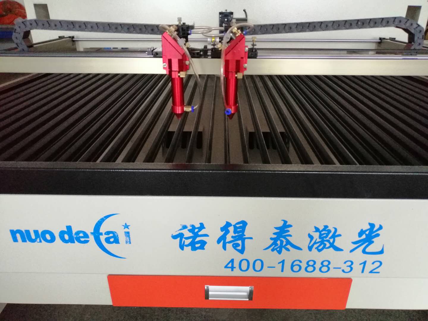哪幾種因素會(huì)導(dǎo)致小型激光切割機(jī)加載不了數(shù)據(jù)？