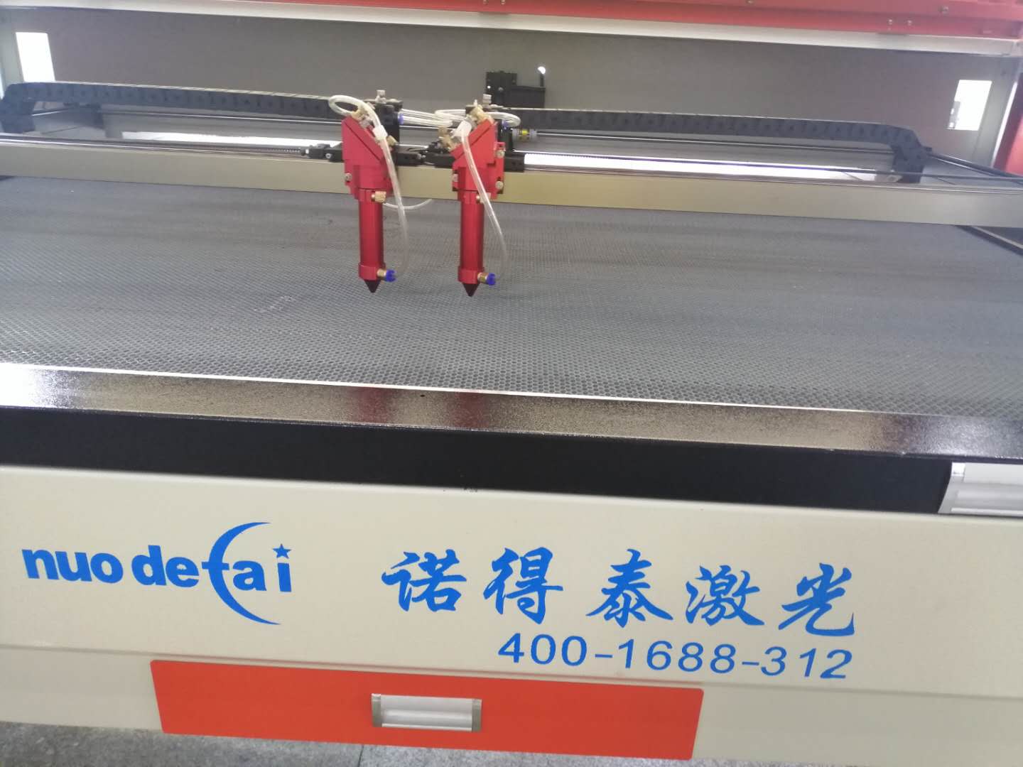 總結(jié)無塵布激光切割機發(fā)黃的原有哪些？