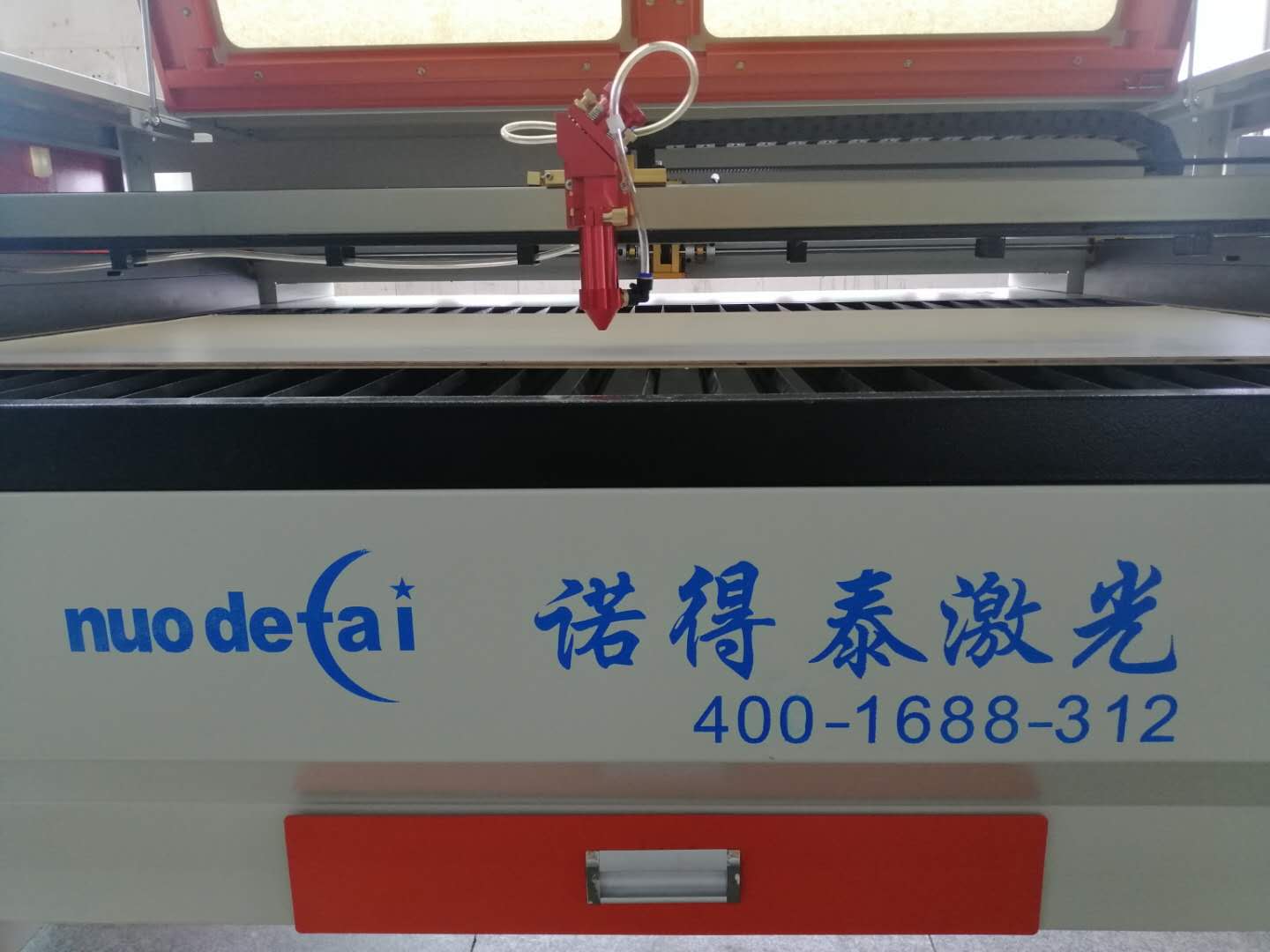 絨布裁剪應(yīng)用激光切割機(jī)的價(jià)值體現(xiàn)在哪些方面？